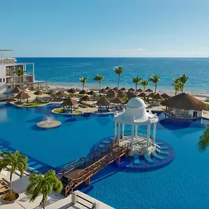 Resort Dreams Sapphire & Puerto Morelos